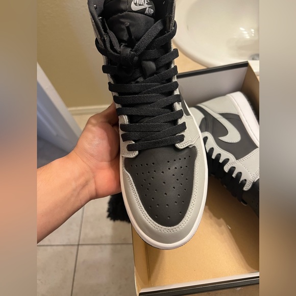 Jordan 1 Shadow - Picture 2 of 5